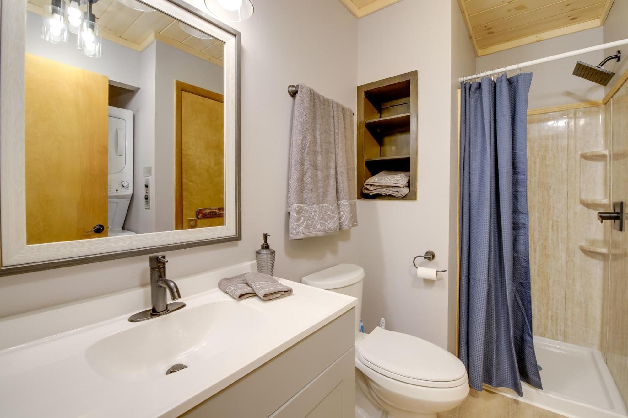 Gatlinburg Mountain Cabin With Hot Tub, Deck And Games エクステリア 写真