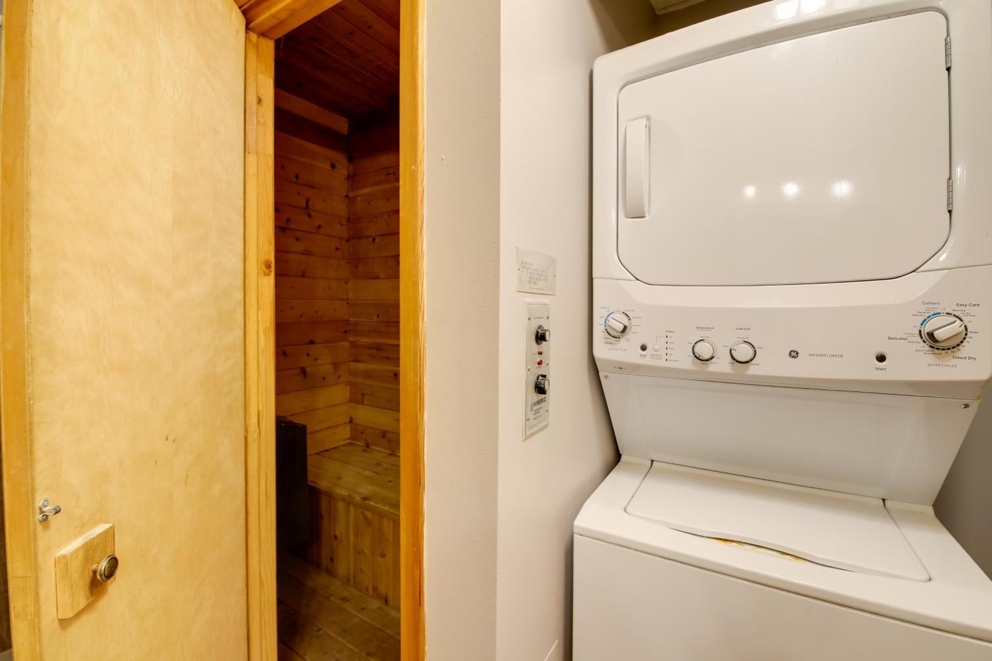 Gatlinburg Mountain Cabin With Hot Tub, Deck And Games エクステリア 写真