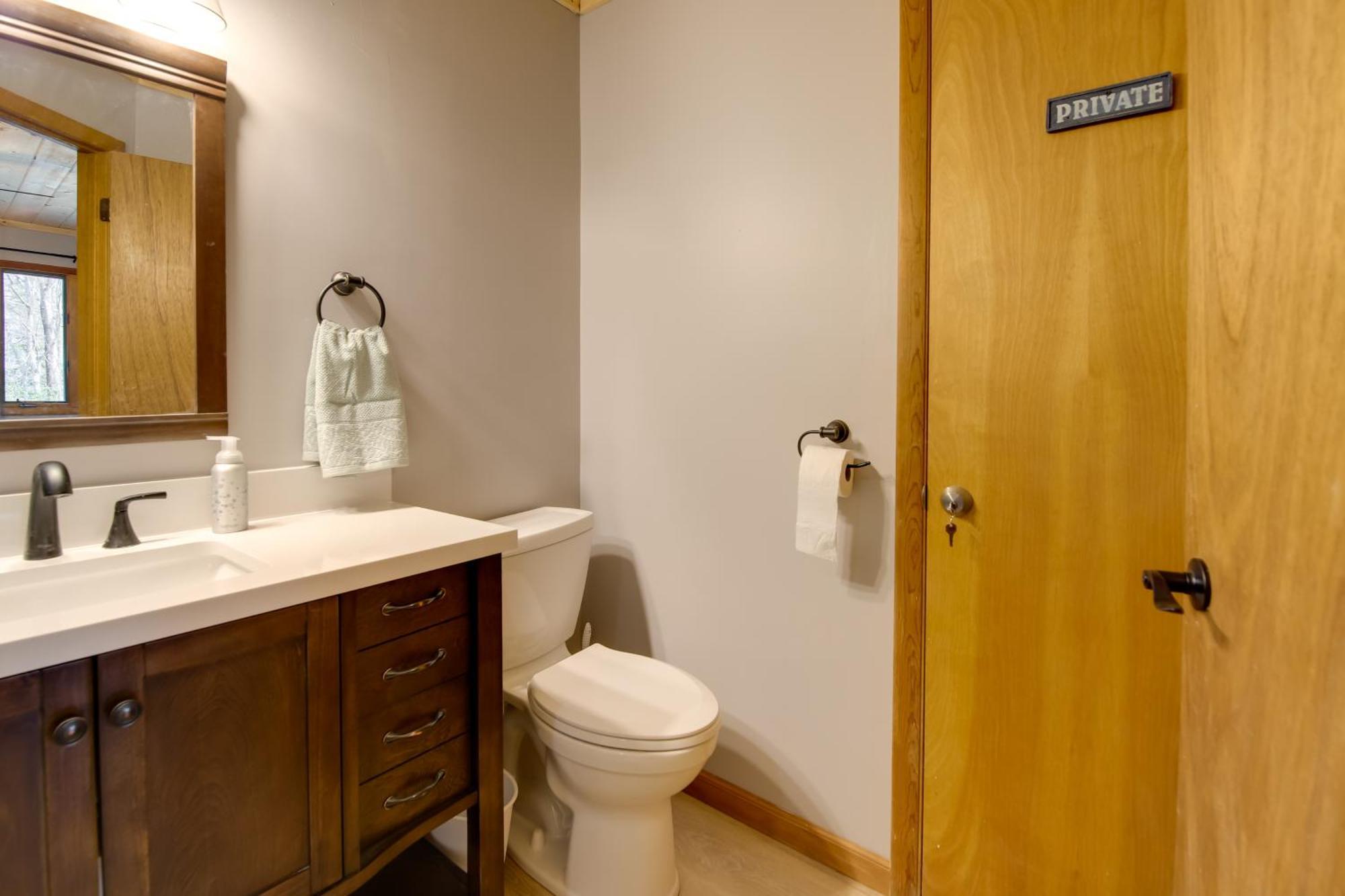 Gatlinburg Mountain Cabin With Hot Tub, Deck And Games エクステリア 写真