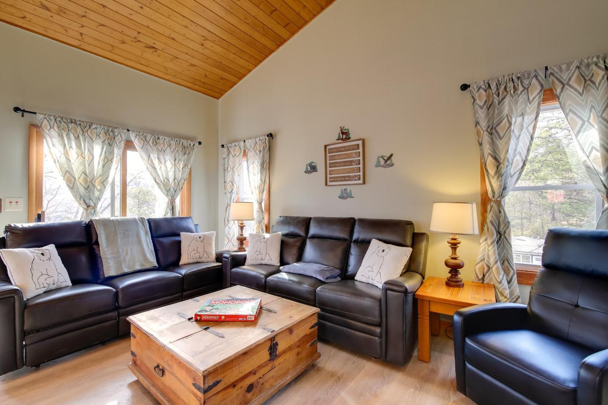 Gatlinburg Mountain Cabin With Hot Tub, Deck And Games エクステリア 写真