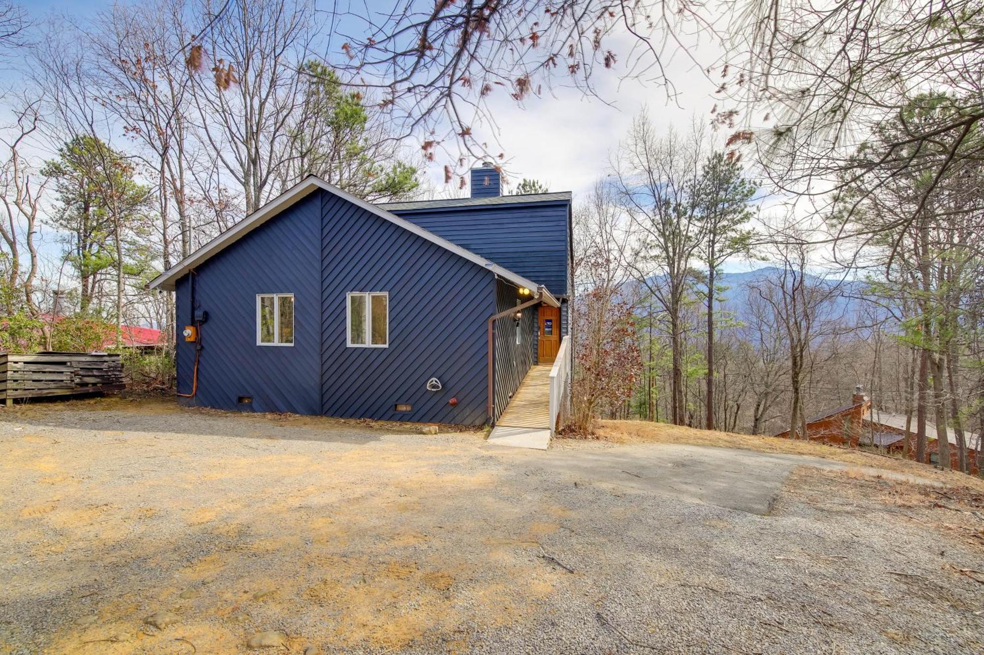 Gatlinburg Mountain Cabin With Hot Tub, Deck And Games エクステリア 写真