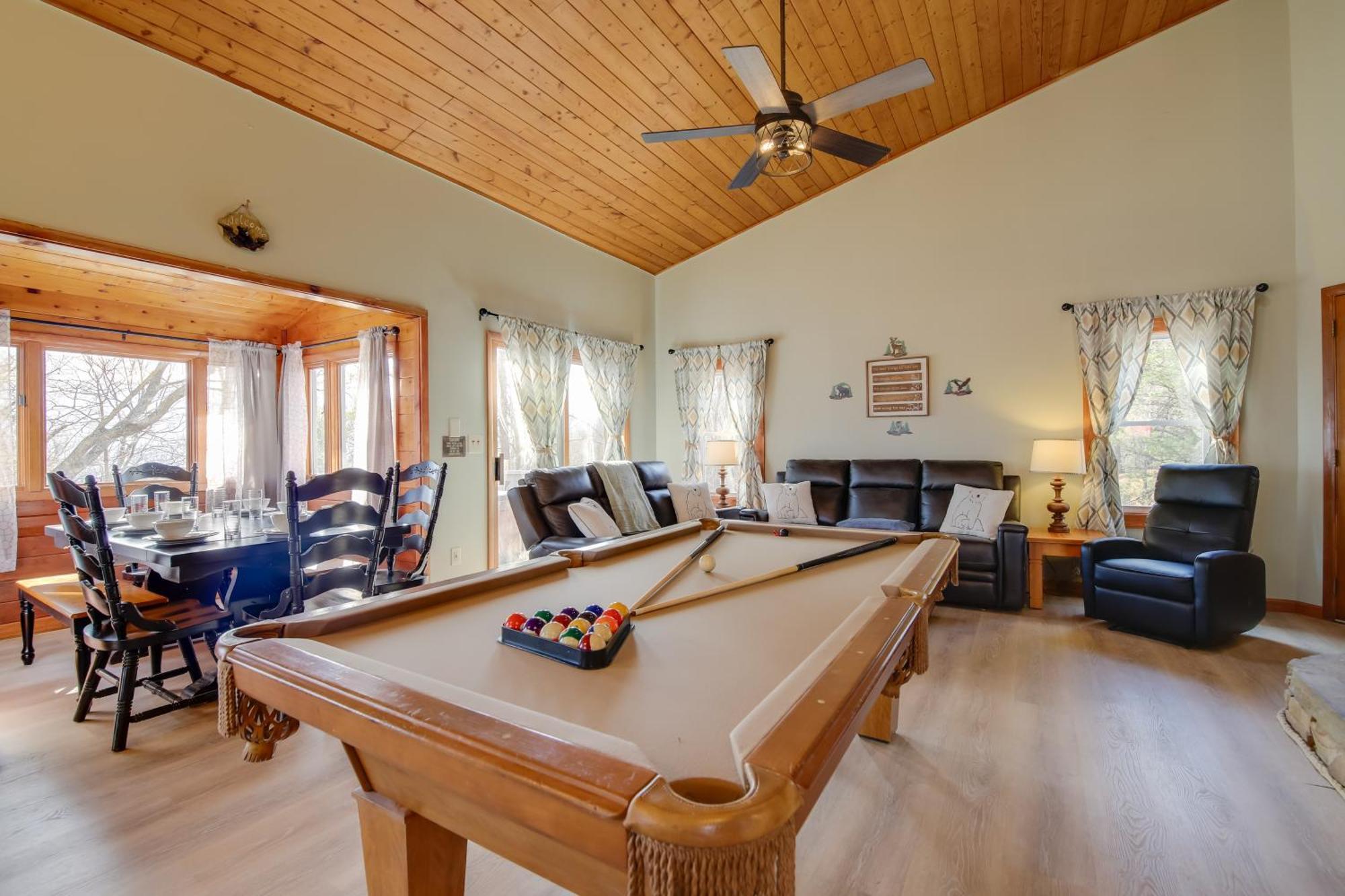 Gatlinburg Mountain Cabin With Hot Tub, Deck And Games エクステリア 写真